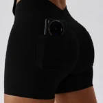 Calções desportivos com bolso para telemóvel