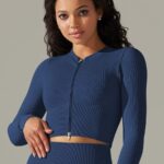 Camisola desportiva com fecho e mangas compridas