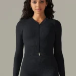 Camisola desportiva com fecho e mangas compridas