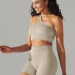 Conjunto desportivo - calções e sutiã de uma alça