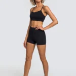 Conjunto desportivo com calções e sutiã - Polly