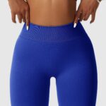 Calções desportivos de comprimento médio com efeito push-up