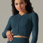 Camisola desportiva com fecho e mangas compridas