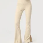 Leggings largas com fenda e cintura alta