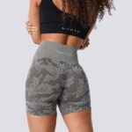 Calções desportivos camuflados sem costuras