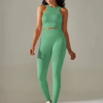 Conjunto de fitness, leggings e top