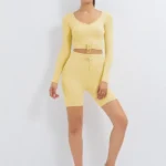 Conjunto desportivo canelado com calções e top