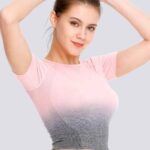 Camisola desportiva com efeito degradê e mangas curtas
