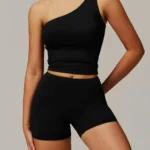 Conjunto de fitness com calções e top - justo e respirável