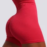 Calções desportivos plissados push-up de cintura alta