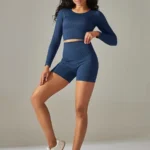 Conjunto desportivo com calções push-up