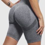 Calções desportivos push-up de cintura alta