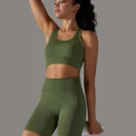 Conjunto desportivo com calções e sutiã - suprem