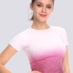 Camisola desportiva com efeito degradê e mangas curtas