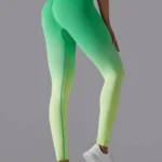 Leggings desportivas coloridas com efeito push-up e degradê