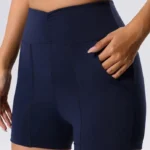 Calções desportivos com bolsos duplos profundos