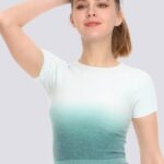 Camisola desportiva com efeito degradê e mangas curtas