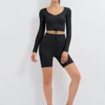 Conjunto desportivo canelado com calções e top