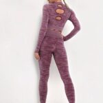 Conjunto desportivo de camuflagem com leggings e top curto