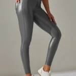 Leggings imitação de couro com interior em veludo