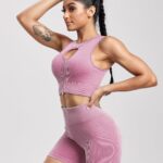 Calções e top desportivo, conjunto