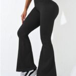 Leggings largas com nervuras, cintura cruzada e efeito push-up