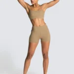 Conjunto desportivo com calções e sutiã - Polly