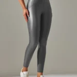Leggings imitação de couro com efeito de barriga lisa em veludo