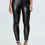Leggings em imitação de couro com efeito modelador