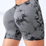 Calções desportivos com cintura em V e efeito push-up - tie dye