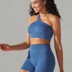 Conjunto desportivo - calções e sutiã de uma alça