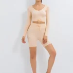 Conjunto desportivo canelado com calções e top