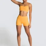 Conjunto desportivo com calções e sutiã - Polly
