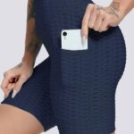 Calções desportivos modeladores com efeito push-up e bolsos