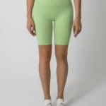 Calções desportivos com bolso