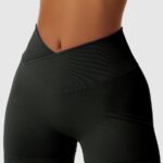 Calções desportivos push-up com cintura em V