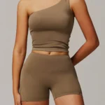 Conjunto de fitness com calções e top - justo e respirável