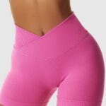 Calções desportivos push-up com cintura em V